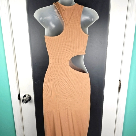 NWT Abercrombie & Fitch | Cut Out Asymmetric MIDI Dress XSp - Picture 7 of 14